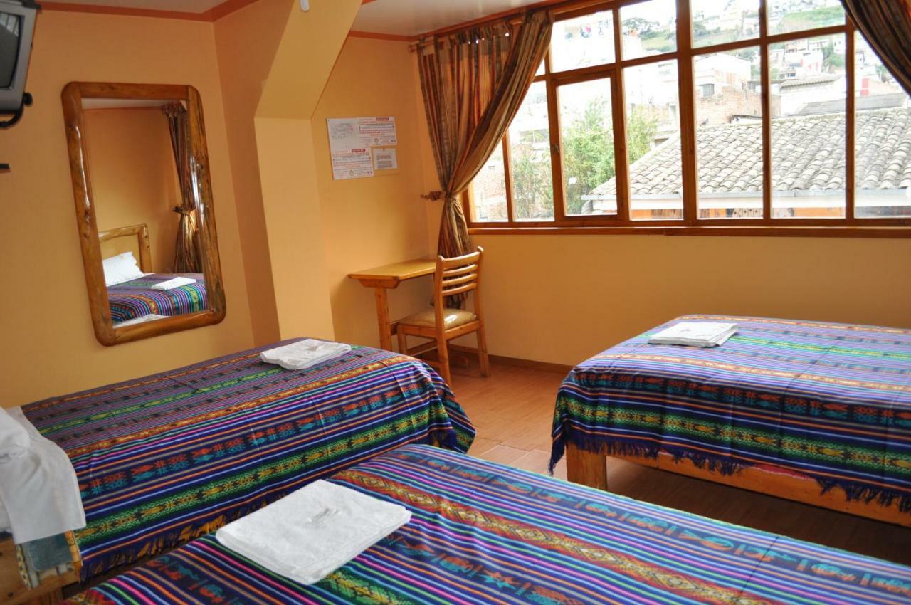 Hotel Santafe Inn オタバロ エクステリア 写真