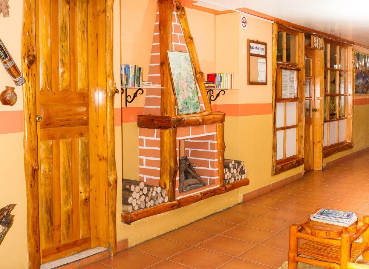Hotel Santafe Inn オタバロ エクステリア 写真