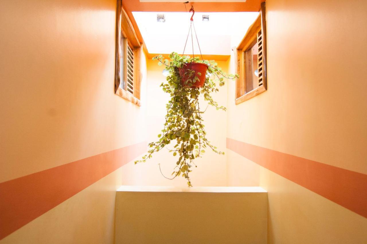 Hotel Santafe Inn オタバロ エクステリア 写真